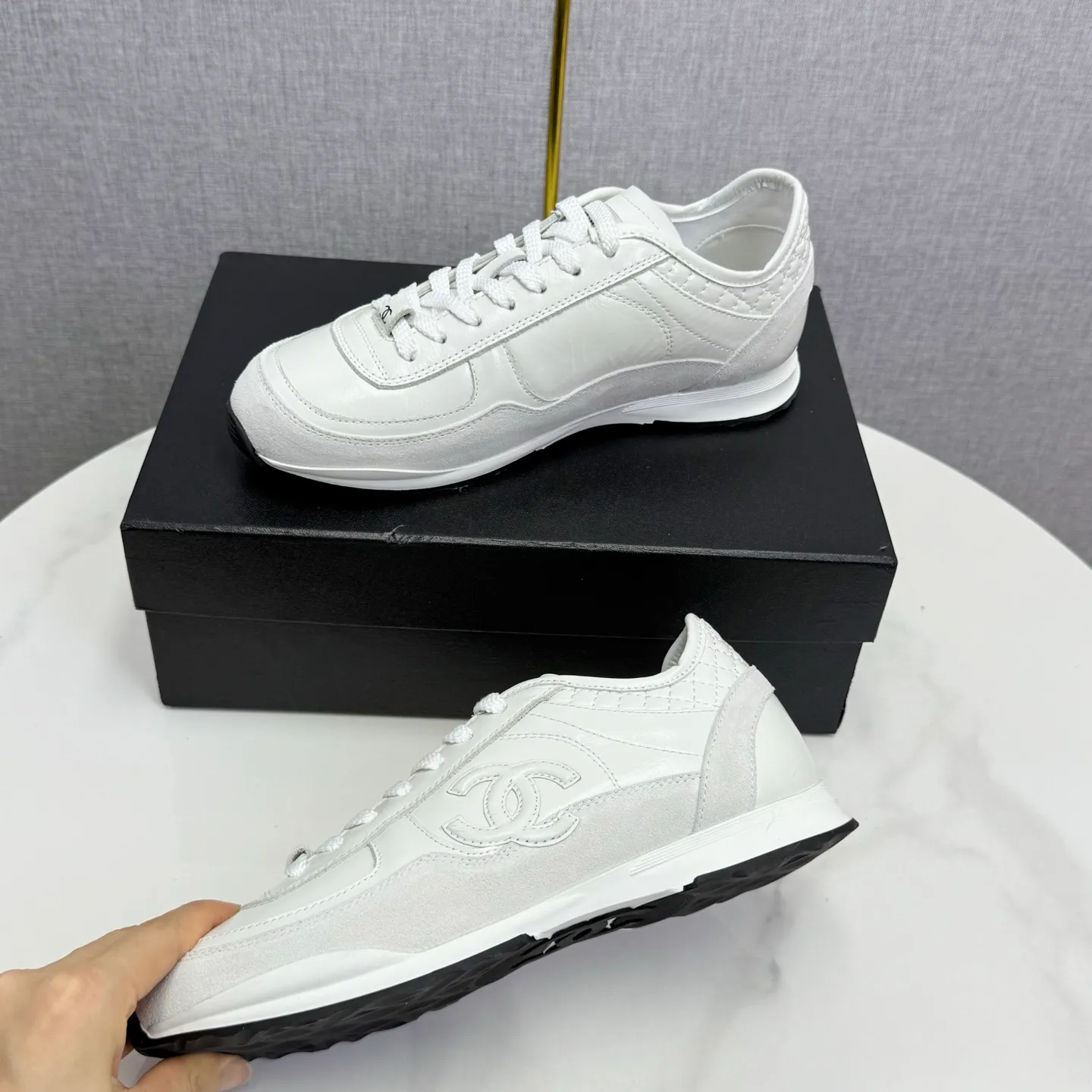 👟👟Ex-factory price 560👟👟Chanel Panda Shoes! 2025 counter's top casual sports shoes. This classic design; the upper is electro-embroidered with a variety of techniques; the outsole is fashionable and sporty; the unusual inclusion of a variety of color matching elements... The diversified mix and match is very good-looking and versatile, and can be used for leisure, fashion, sports, and outdoor... ꫛꫀꪝ Go➫ Materials: ❶Upper made of: original imported first-layer silk cowhide + original waterproof cloth + original first-layer cowhide ❷Inner lining: Original Yangli+wang ❸ Outsole based on: Original TPU combination outsole Counter boutique packaging complete set for women 35–41